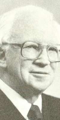 Harry Martin, American judge., dies at age 95